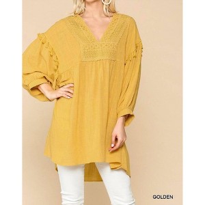 Women's Crochet V-neck Swing Hi-lo Hem Top - GiGiO - 1 of 3