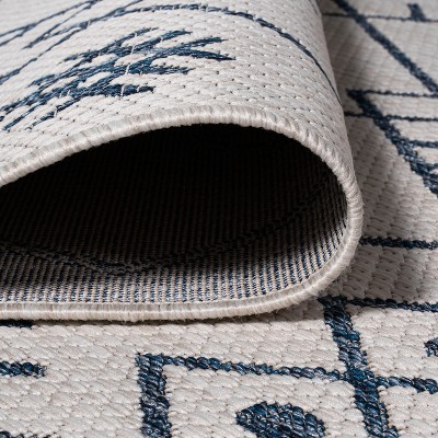 Ivory/Navy Boho Moroccan 4'x6' Synthetic Area Rug