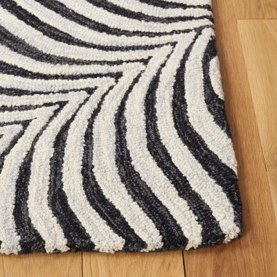Black and White Hand-Tufted Wool 4' x 6' Area Rug