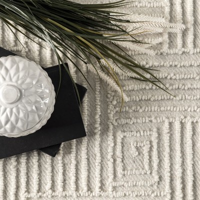 Ivory Geometric Hand-Hooked Wool 4' x 6' Area Rug