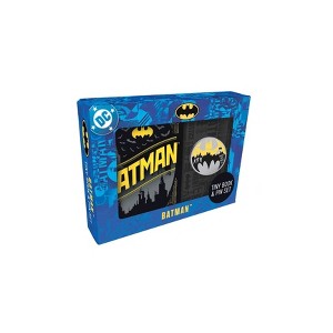 DC Comics: Batman Tiny Book and Pin Set - by Insight Editions