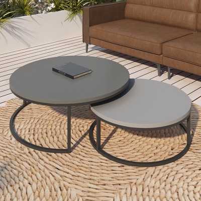 Luck Live The courtyard coffee table consists of movable round tables in two different sizes that can be combined as needed.