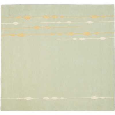 Soho SOH303 Hand Tufted Area Rug  - Safavieh