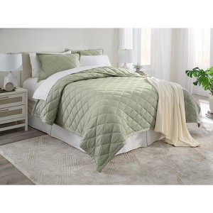 BrylaneHome BH Studio Jersey Quilt Set - 1 of 2