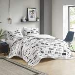 Intelligent Design Milani Clip Jacquard Comforter Set Black/White