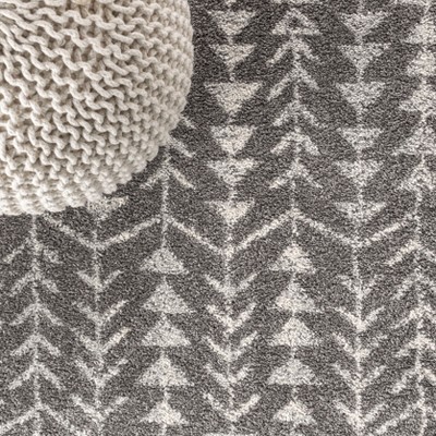 Ziri 4' x 6' Grey and Cream Synthetic Moroccan Area Rug