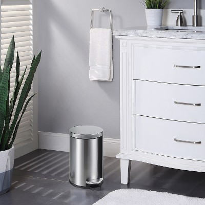 Silver Round Pedal Trash Can with Plastic Inner Bucket