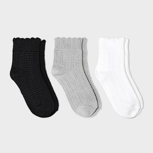 Women's Scallop Edge 3pk Ankle Socks - Universal Thread™ 4-10 - 1 of 3