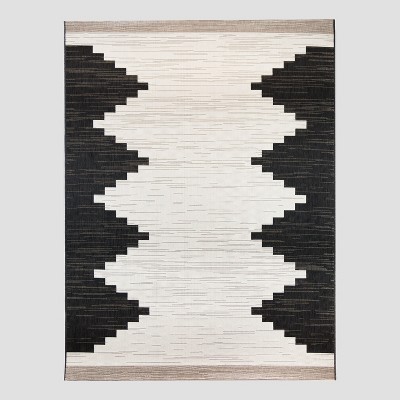 7' x 10' Modern Sun Outdoor Rug Black - Threshold™