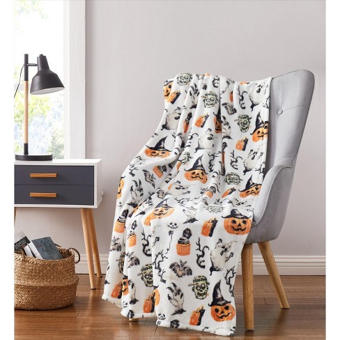 Halloween Throw hotsell Blanket & B&BW Wallflower