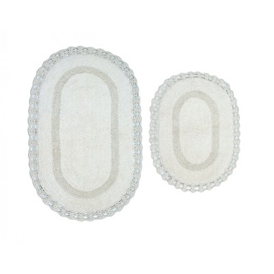 Oval bath mat set