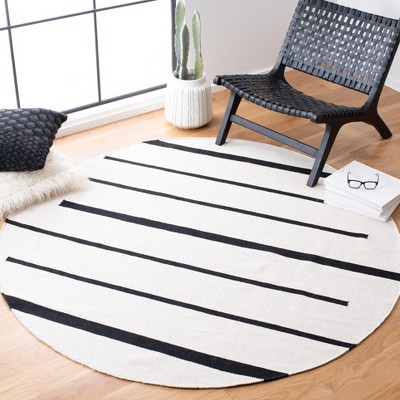 Montauk 6' Round Black and Ivory Cotton Area Rug