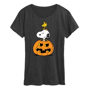 Women's - Peanuts - Snoopy Woodstock Pumpkin Short Sleeve Graphic T-Shirt - 1 of 4