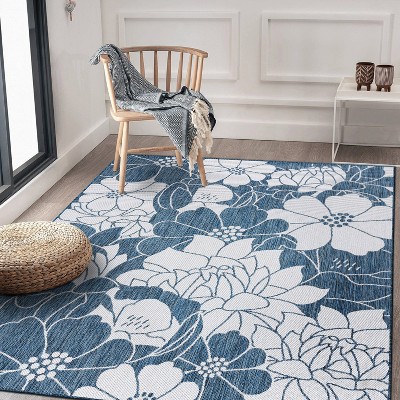 Navy and White Floral Flat Woven 5' x 7' Indoor/Outdoor Rug