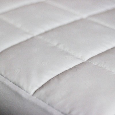 Queen White Hypoallergenic Waterproof Mattress Topper