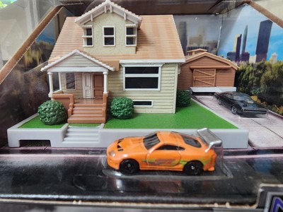 Jada Toys Fast & Furious Nano Hollywood Rides Dom Toretto's House Display  Diorama with Two 1.65 Die-cast Cars, Toys for Kids and Adults (33668)