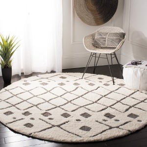 Sparta Shag SPG510 Power Loomed Indoor Rugs - Safavieh - 1 of 2