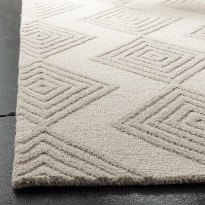 Ivory and Silver Floral Wool 4' x 6' Area Rug