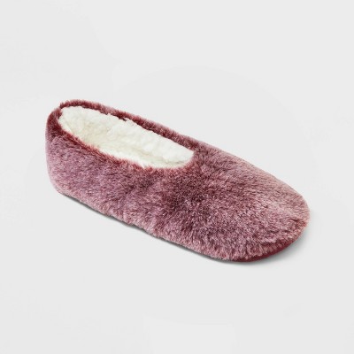 Image of Women's Faux Fur Cozy Pull-On Slipper Socks with Grippers  - Burgundy M/L