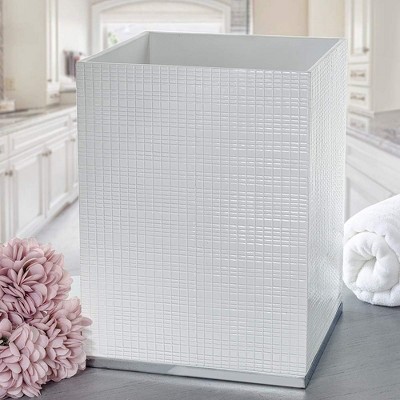 White Textured Plastic Bathroom Wastebasket