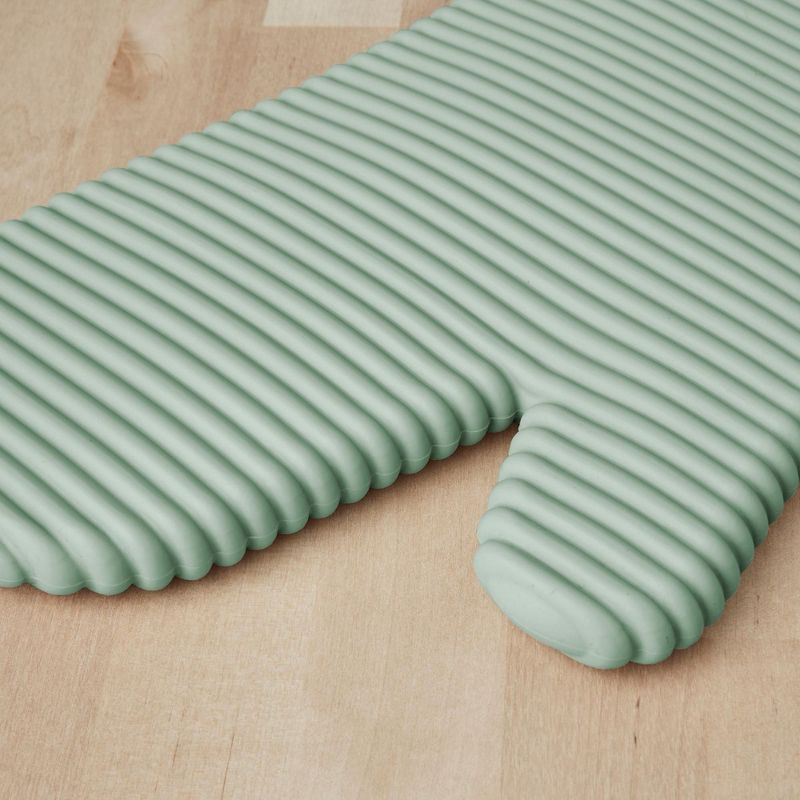 KitchenAid Ribbed Soft Silicone Oven Mitt 2-Pack Set, 3 of 5