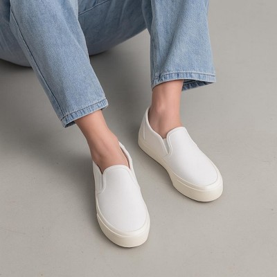 Женские кроссовки CUSHIONAIRE Fulton Womens Slip On Sneakers, Lightweight Comfortable Casual Sneakers for Women with Memory Foam, WHITE 9 — фото 2