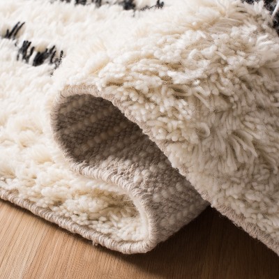 Casablanca Black and Ivory Hand-Tufted Wool Shag Rug 5' x 8'