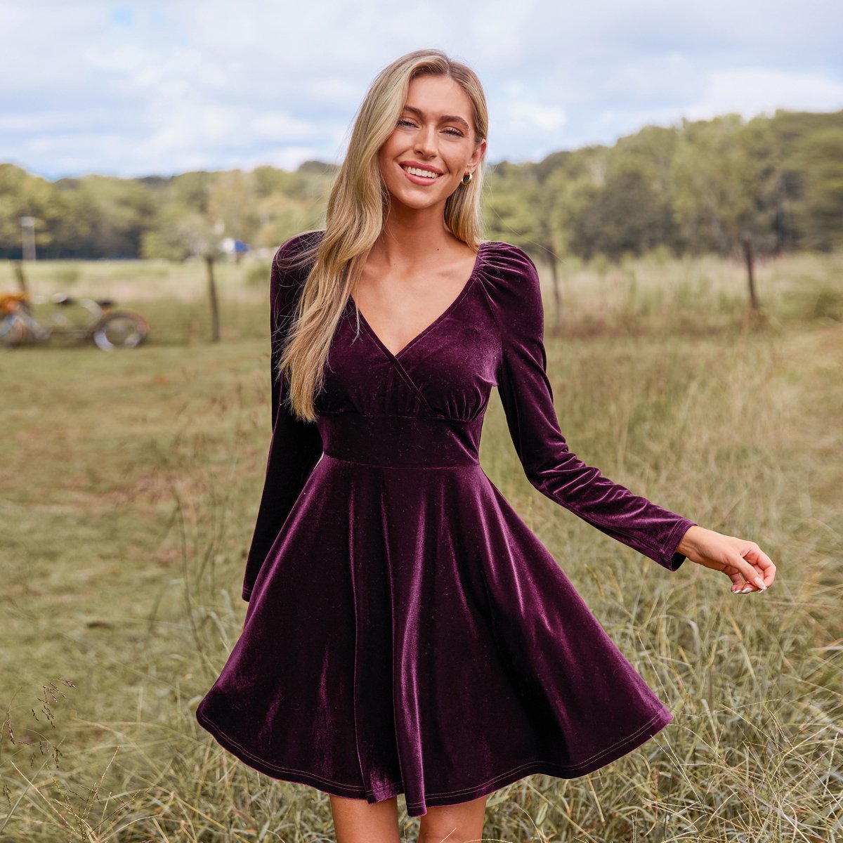 Женские платья Cupshe Women's Velvet Overlap Collar Long Sleeves Mini Dress-L-Dark Purple — фото 2