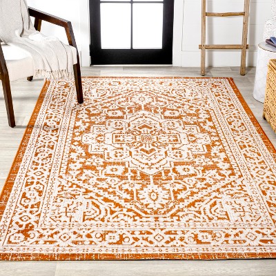 Sinjuri 4' x 6' Orange/Cream Synthetic Medallion Rug