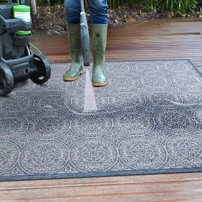 Bloomfield Easy-Care Blue Floral Synthetic 5' x 7' Rug