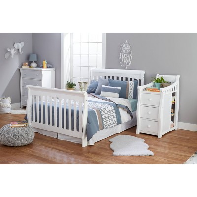 White Pine 4-in-1 Convertible Crib with Changer