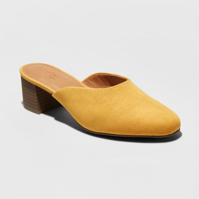 wide width clogs shoes