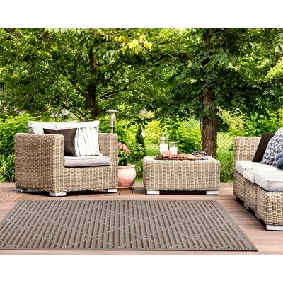 Neutral Diamond Trellis Flatwoven Indoor/Outdoor Rug 4'10" x 7'6"