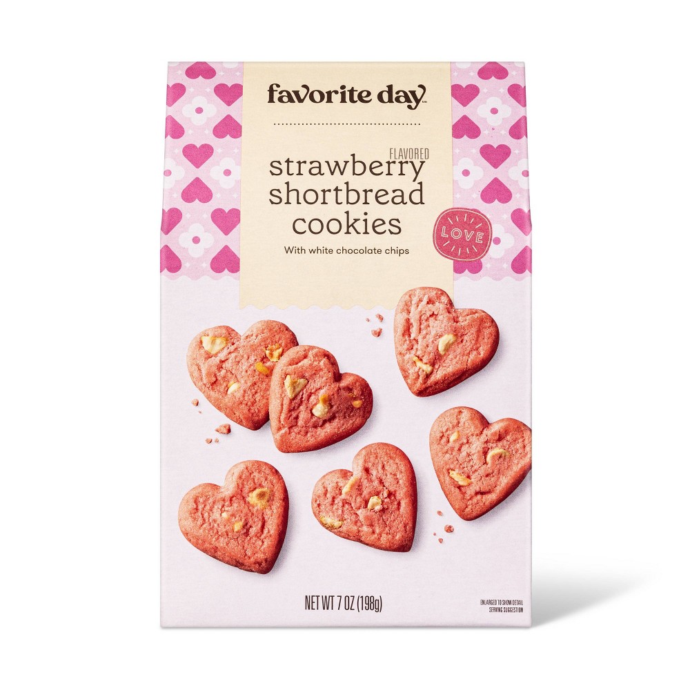 valentine's strawberry shortbread with white chocolate chips - 7oz - favorite day™