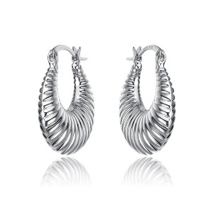 Chic gold plated hoop earring with a seashell design for a nautical and elegant touch - 1 of 3