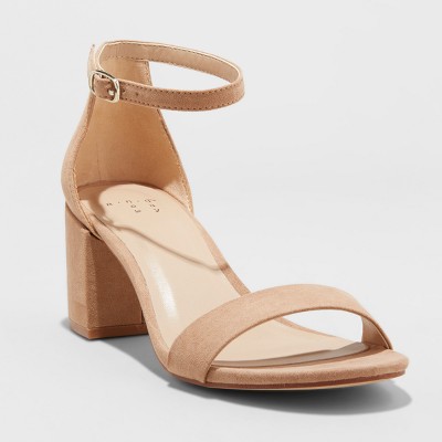 wide width chunky heel sandals