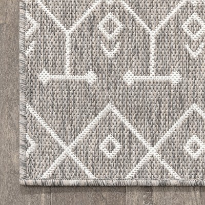 Luxe Light Grey Synthetic 8' x 10' Easy-Care Outdoor Area Rug