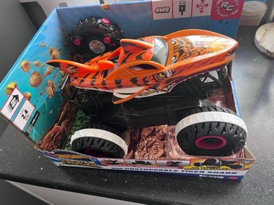 Vehículo Hot Wheels Rc Monster Trucks Tiger Shark 1:15 Color Multicolor