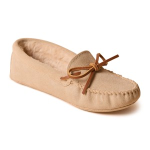 Minnetonnka Women's Suede Pile Lined Softsole Slippers - 1 of 4