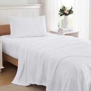 Ultra Soft Microplush Solid Fleece Sheet Set by Sweet Home Collection™ - 1 of 4