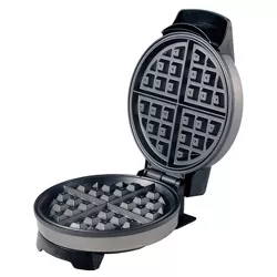 Brentwood Select Nonstick Belgian Waffle Maker in Stainless Steel