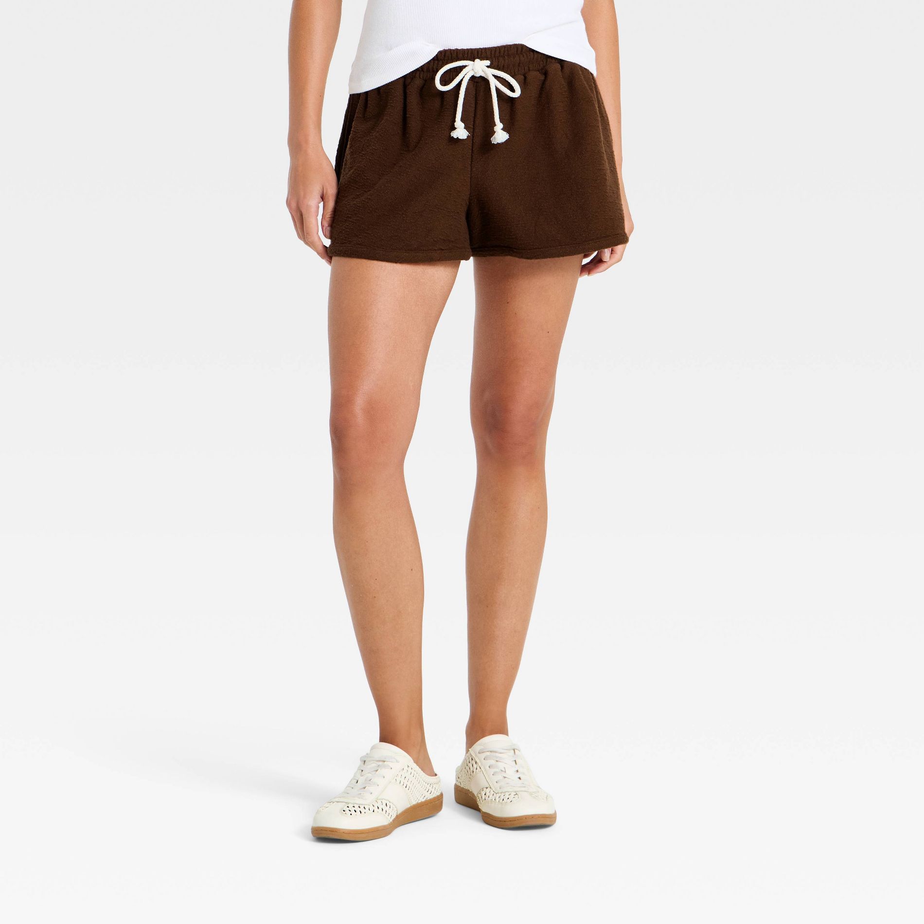 Women's Mid-Rise Textured Knit Pull-On Shorts - Universal Thread™