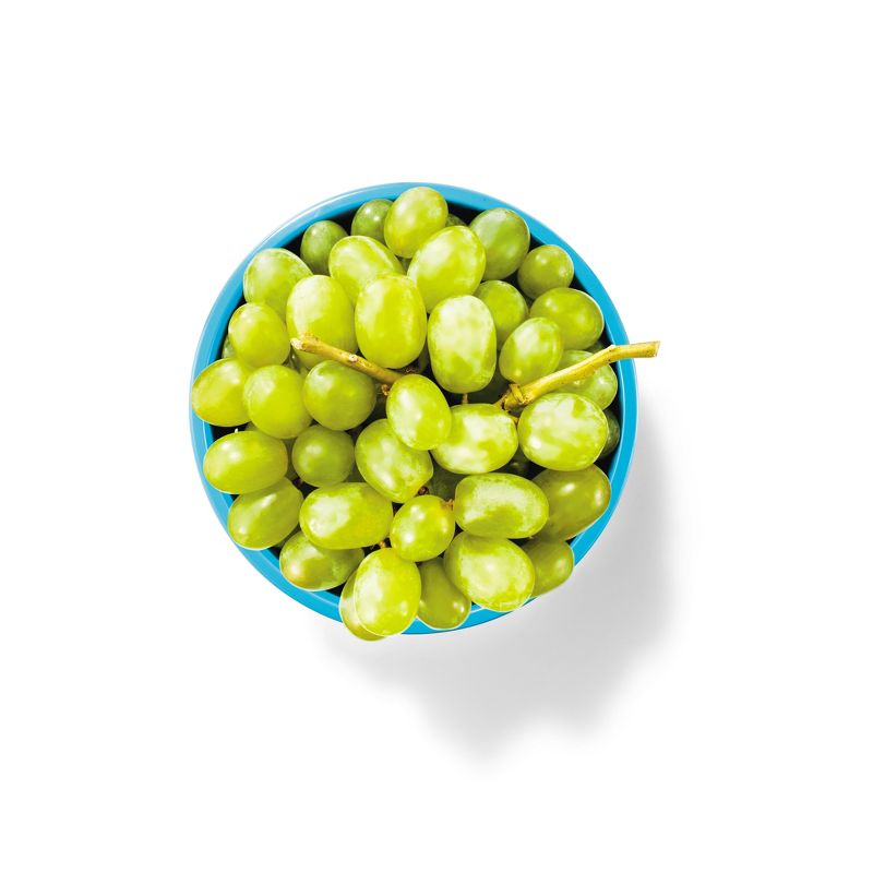 Extra Large Green Seedless Grapes - 1.5lb Bag, 3 of 4