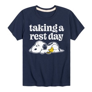 Boys' - Peanuts - Taking A Rest Day Short Sleeve Graphic T-Shirt - 1 of 4
