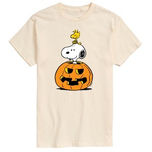 Men's - Peanuts - Snoopy Woodstock Pumpkin Short Sleeve Graphic T-Shirt - 1 of 4