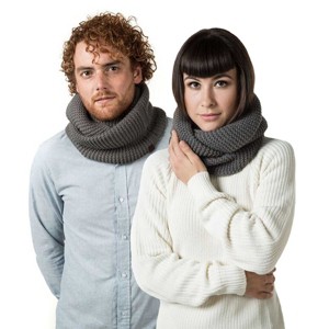 Mio Marino | Women's Cable Knit Infinity Circle Scarf - 1 of 3