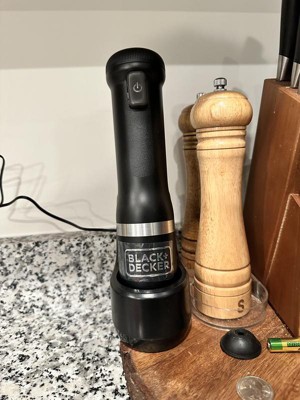  BLACK+DECKER Kitchen Wand Cordless Immersion Blender, 4 in 1  Multi Tool Set, Hand Blender with Charging Dock, Grey (BCKM1014K01): Home &  Kitchen