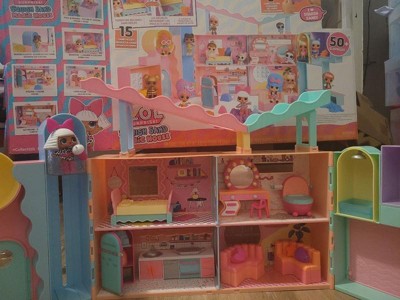 LOL Surprise! Squish Sand Magic House with Tot- Playset with Collectible  Doll, Squish Sand, Surprises, Accessories, Girls Gift Age 4+