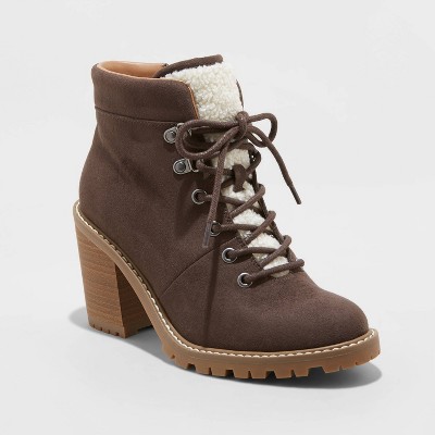 heeled hiking boots