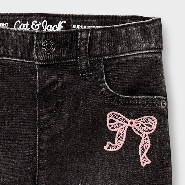 Pantalones de mezclilla de pierna recta con moño bordado para niña pequeña - Cat & Jack™ Negro/Rosa 4